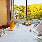 בית הארחה Halcyon House 3*