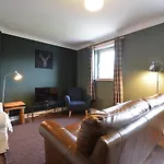 شقة Holyrood Park - Carparking Included! *