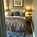 Vendégház Abercorn 4*