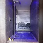 Szálloda & Picardy Place 4*
