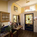 招待所 Cluaran House