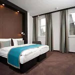 The Learmonth Otel