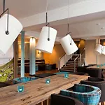 Otel The Learmonth 2*