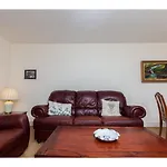 Daire Spacious, Central