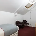 بيت ضيافة Oyo St Andrews إدنبرة