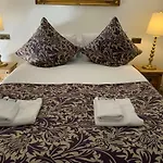 Royal Mile Balconies By The Castle Aparthotel 5*