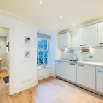 Joivy Luxury With Patio In Centre דירה *