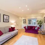 דירה Joivy Luxury With Patio In Centre