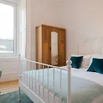 Historic 1890s Turned Relaxing Retreat * Edinburgh