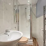Rose Street Apartment *
