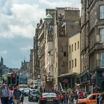 Smart Royal Mile דירה