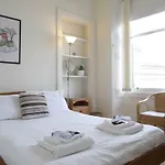 Grindlay Street Residence, 2 Bedroom, 2 Bathroom Close To Castle Edinburgh