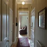 Murrayfield Spacious 2-bedroom אדינבורו