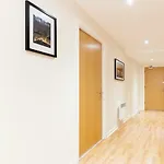 شقة Modern Two Bedroom إدنبرة
