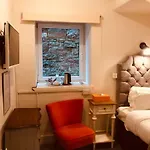 Allison House 16 게스트하우스