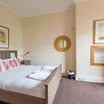 Appartement 3 Bed Overlooking Meadows Park