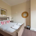 3 Bed Overlooking Meadows Park *