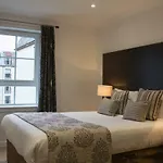 מלון דירות Fountain Court - Grove