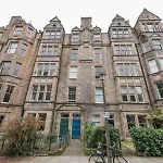 3 Bed Overlooking Meadows Park *