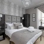 Elegant Flat Near Princes Street - Perfect Location, 24-7 Customer Support Edinburgh