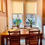 圣玛丽街公寓 公寓 *