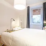 Apartament Stylish & Charming Retreat For 2- Centre! - Pass The Keys