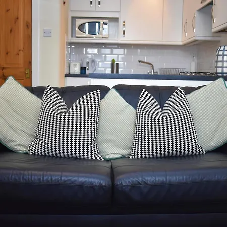 Gibson Terrace - Cosy 1br By The Canal 10 Mins To Grassmarket