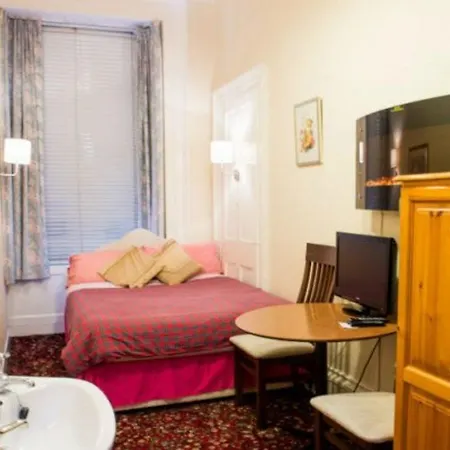 Lyncliff Bed & Breakfast 2*