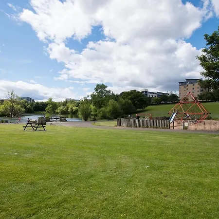 Lochend Serviced * Edinburgh