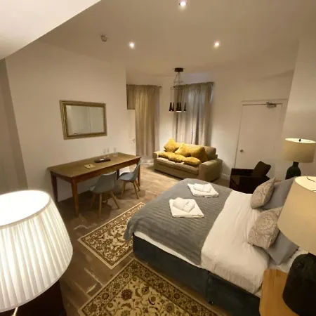 Queen Street Boutique