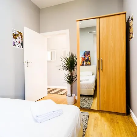 B83 Grove Street * Edinburgh