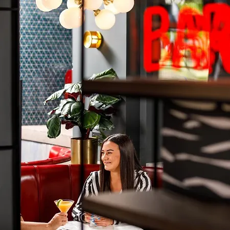 Hotel Ibis Styles St Andrew Square 3*