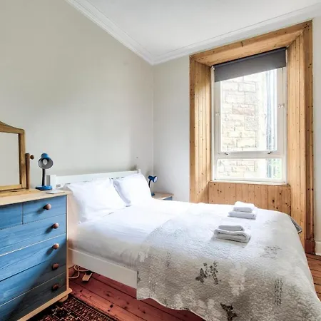 Daire Guestready - Vibrant Leith Flat For 3 People - Cosy Great Location!