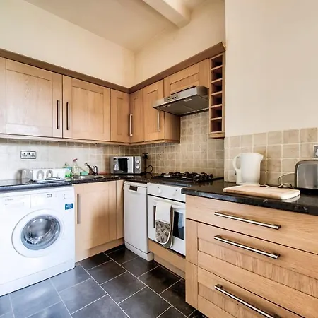 Daire Guestready - Vibrant Leith Flat For 3 People - Cosy Great Location! Edinburgh