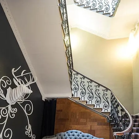 Отель & Picardy Place 4*