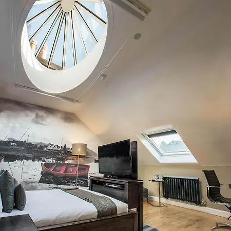 호텔 & Picardy Place