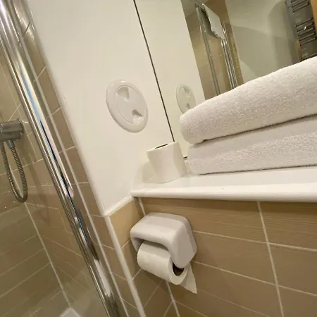 Grand Harbour Apartment *