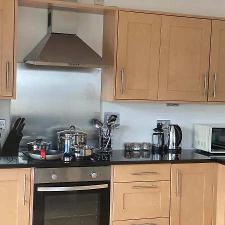 Grand Harbour Apartment Edinburgh