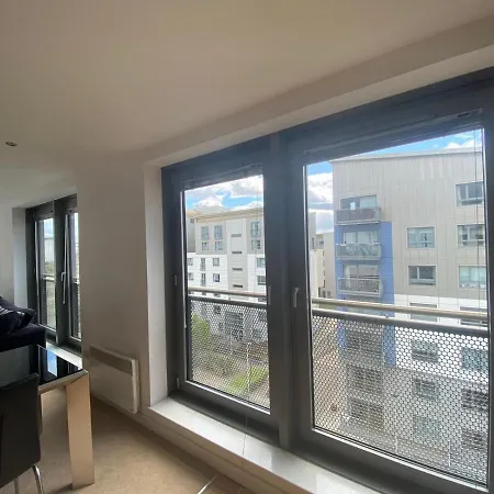 Grand Harbour Apartment Edinburgh