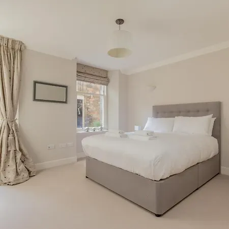 Апартаменты Destiny Scotland - Q-residence