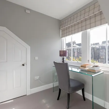 Destiny Scotland - Q-residence Апартаменты