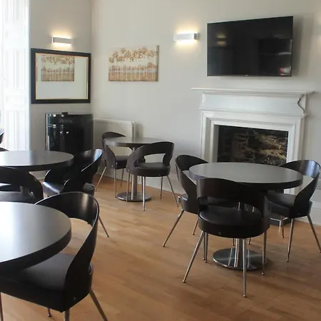 No6 West Coates 3* Эдинбург