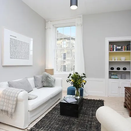 Altido Broughton Bolthole - Chic Haven In Amazing Location *