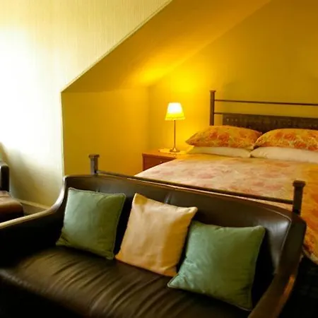 Guest house Garlands *