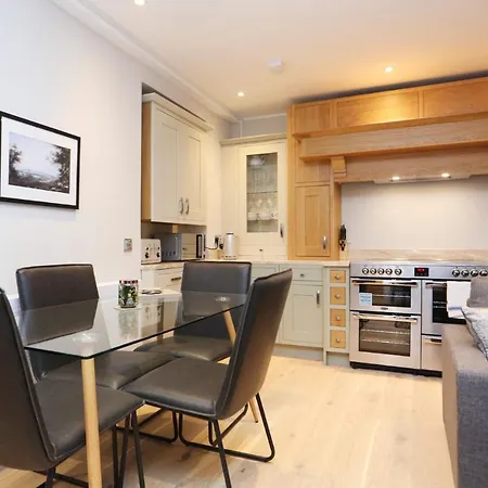 Joivy Modern And Airy Flat On The Historic Royal Mile *
