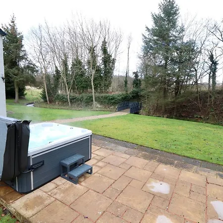 Burnside House With Hot Tub - Perfect For Family Gatherings & Special Occasions Tatil Evi *