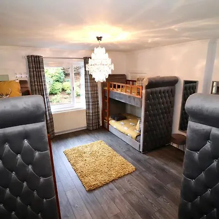 Burnside House With Hot Tub - Perfect For Family Gatherings & Special Occasions *