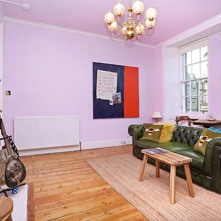 Joivy Iconic Colorful On The Royal Mile *