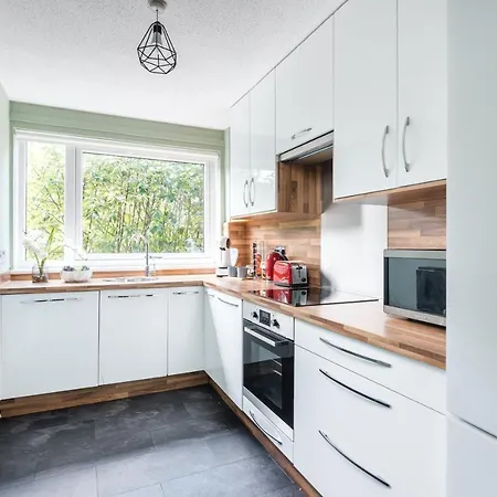 Centre Stylish With Free Parking