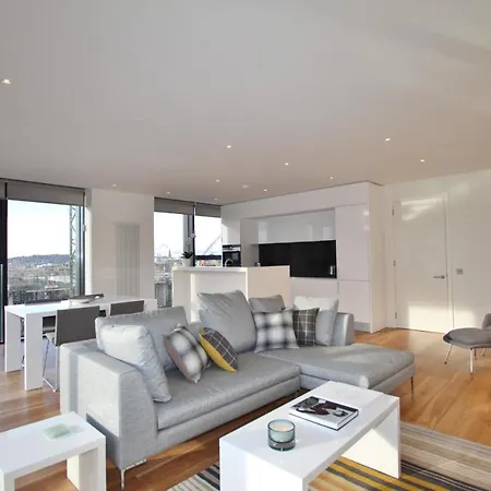 Aparthotel Quartermile Serviced *